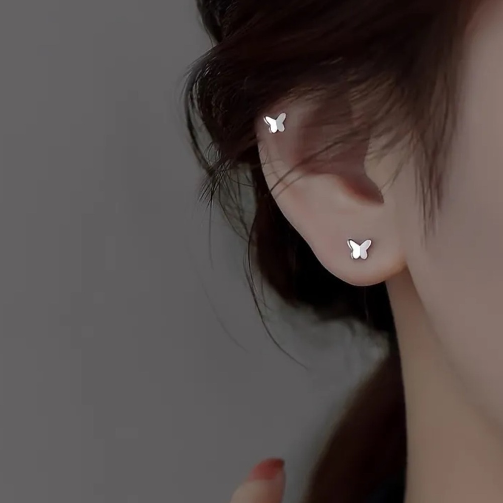 BRAND NEW 🦋 Sterling Silver dainty Three-dimensional Butterfly Stud 2 Earrings